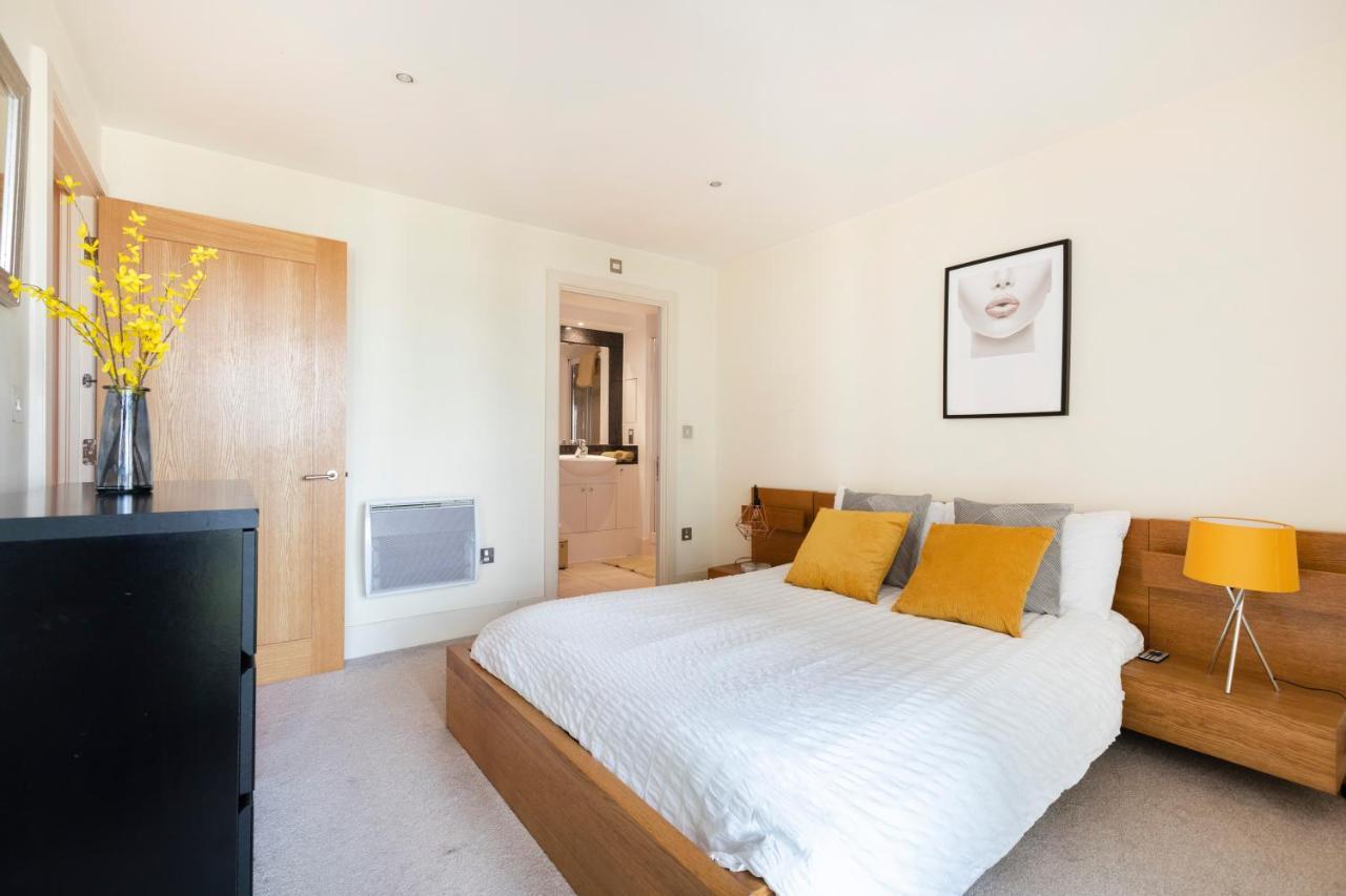 Beautiful river view apartment Londra Exterior foto